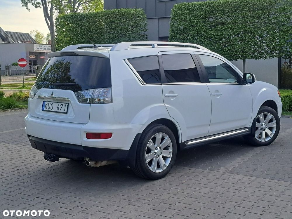 Mitsubishi Outlander - 12
