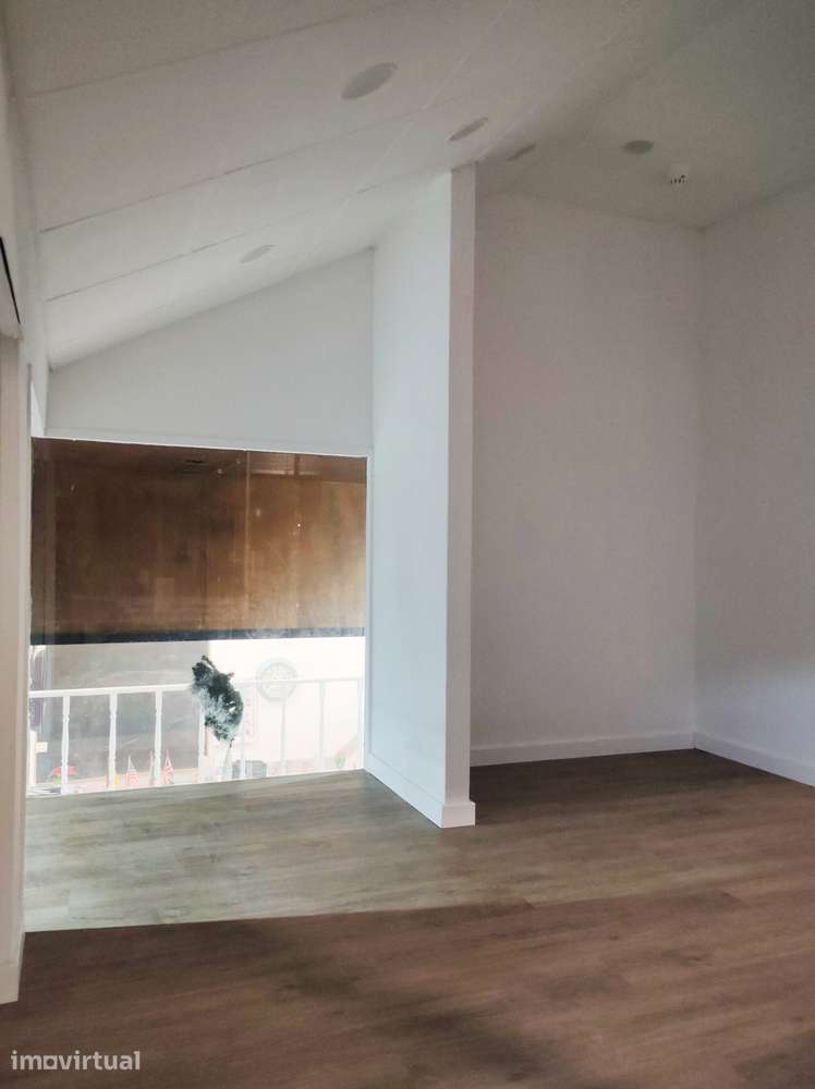 Disponível Loja 59 no Centro de Matosinhos - Grande imagem: 4/9