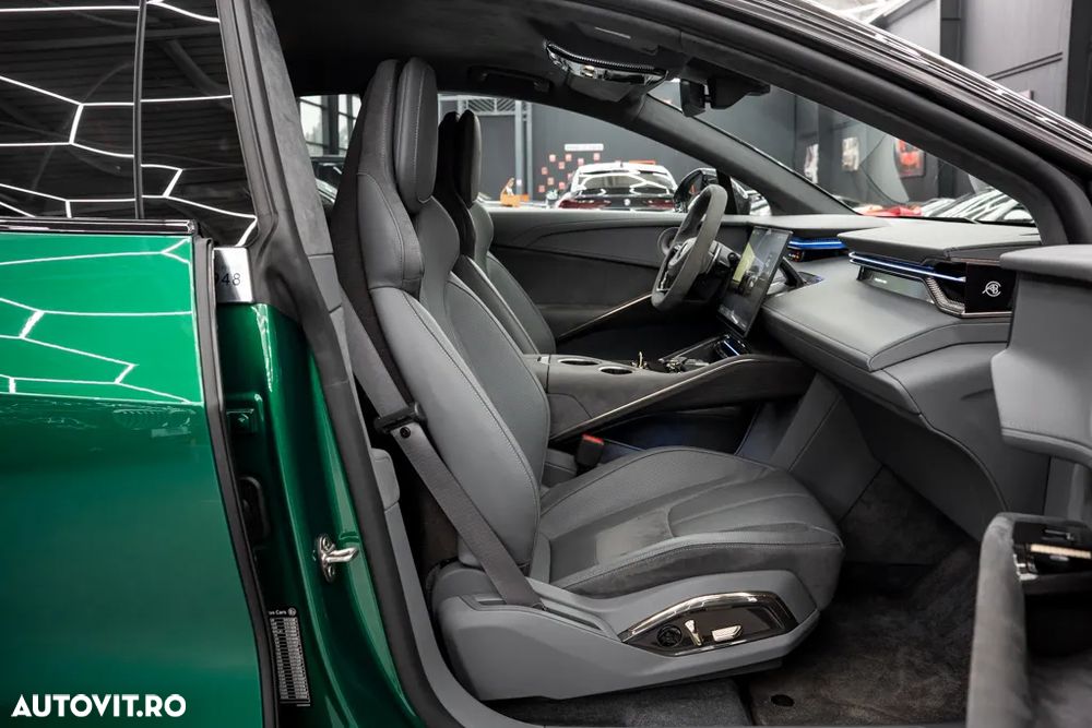 Lotus Eletre 900 Sport Carbon - 13