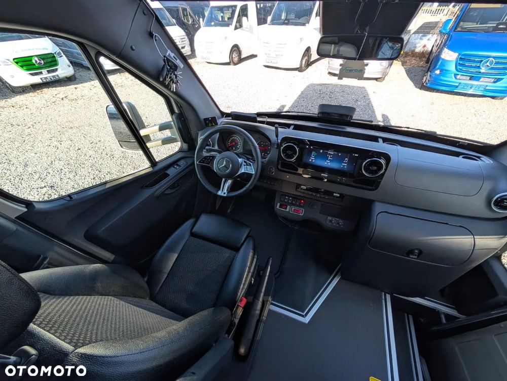 Mercedes-Benz Sprinter 519 - 22