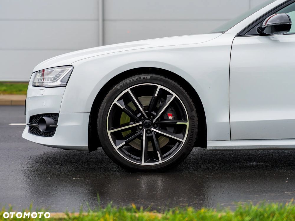 Audi S8 Plus - 5