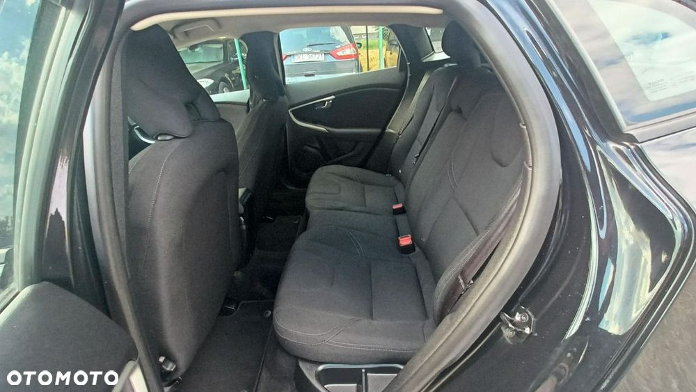 Volvo V40 - 16
