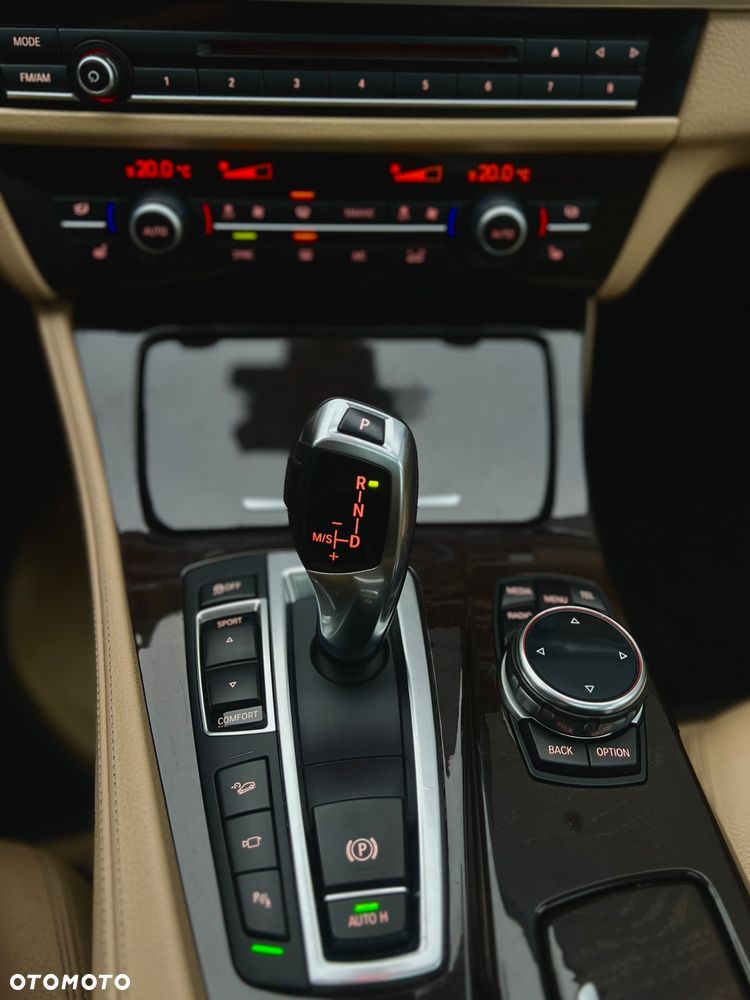 BMW Seria 5 535i xDrive - 14