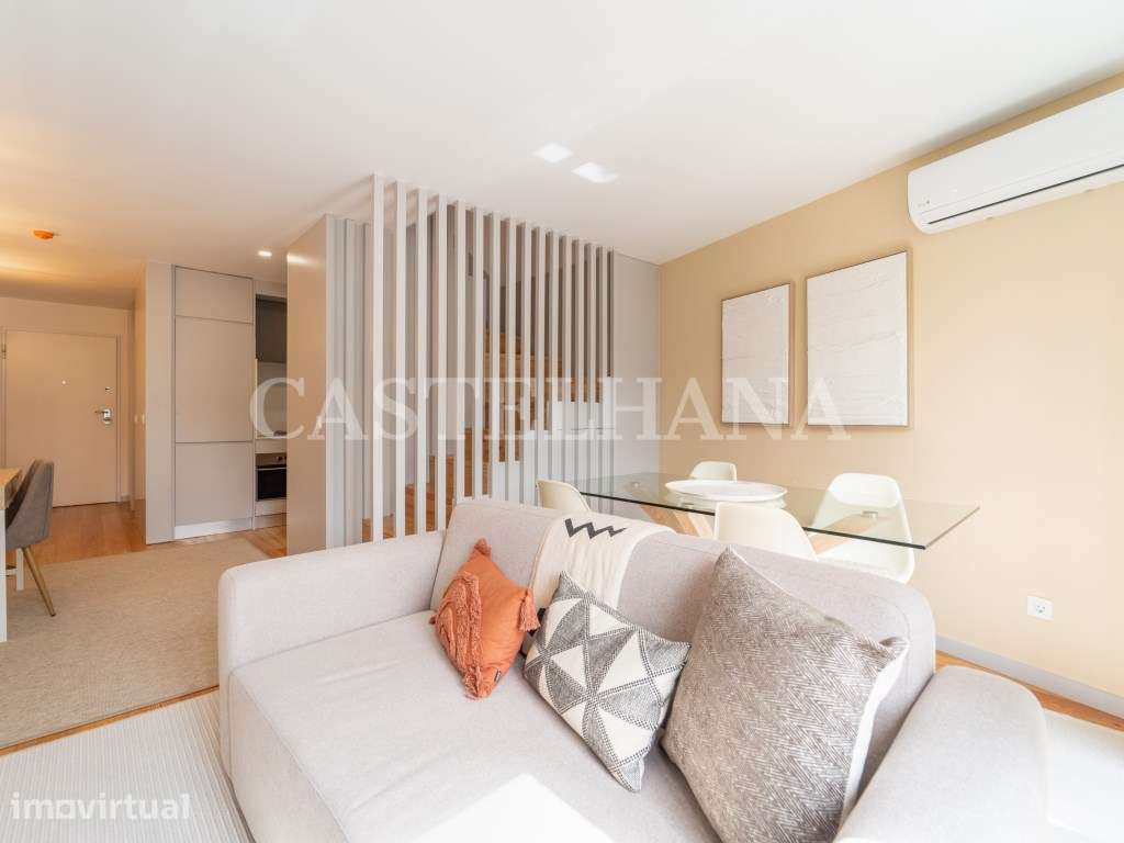 Apartamento T2 Duplex com AL e Garagem na Baixa do Porto - Grande imagem: 3/48