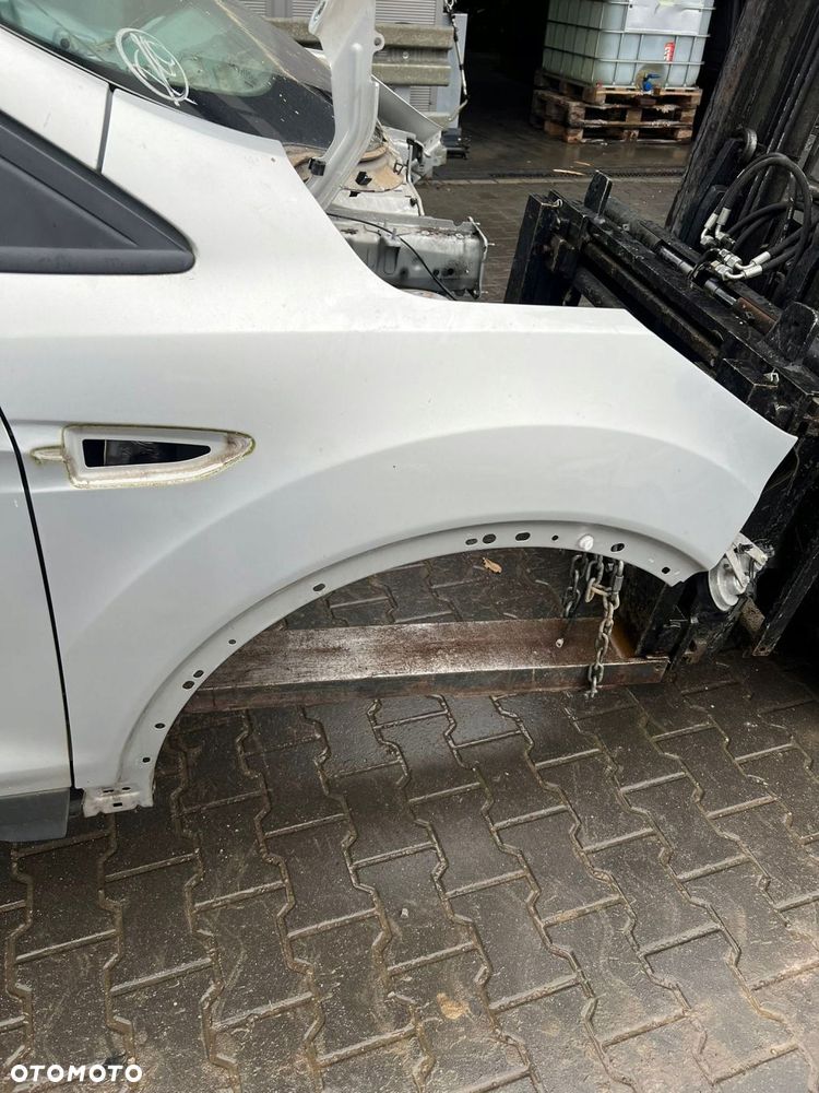 błotnik prawy przód pp ford kuga mk2 lakier moondust silver (metallic) - 1