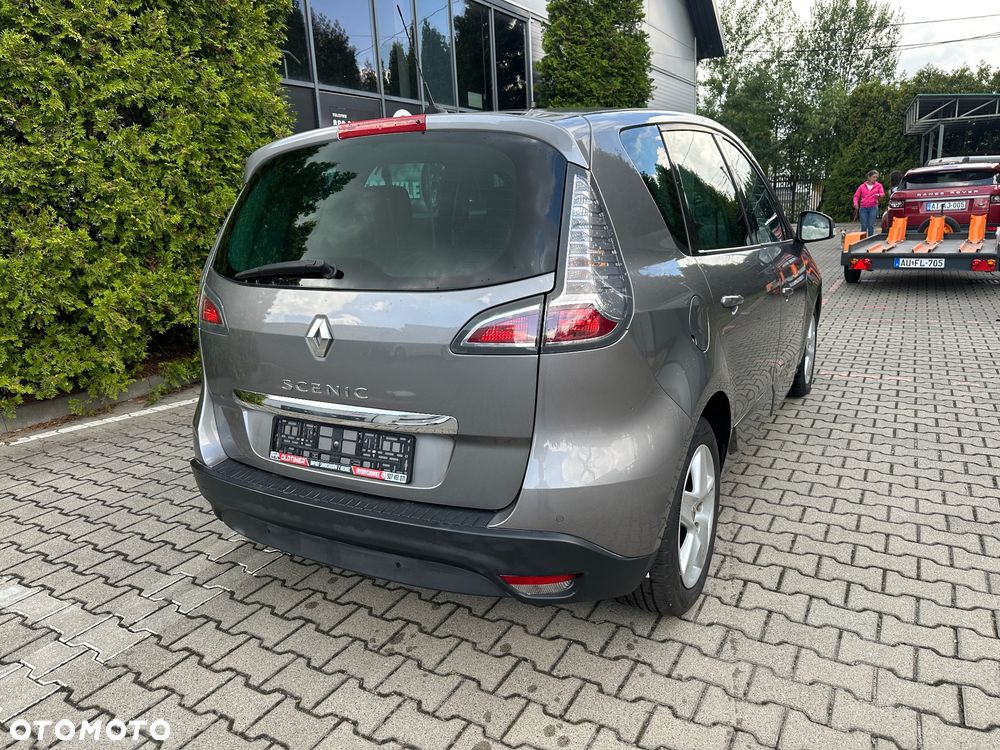 Renault Scenic 1.6 16V 110 Dynamique - 12