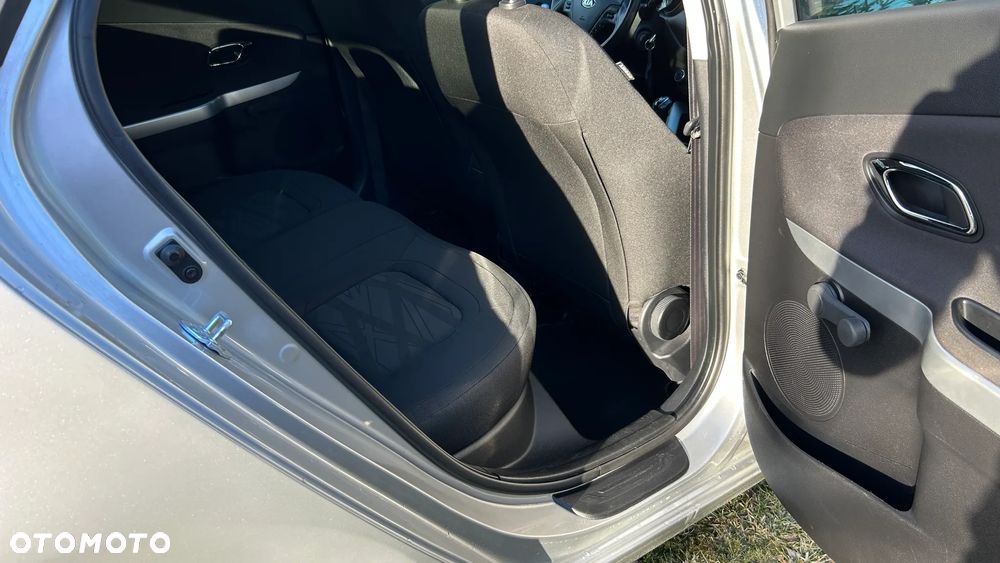 Kia Ceed 1.4 CRDi 90 Vision - 16