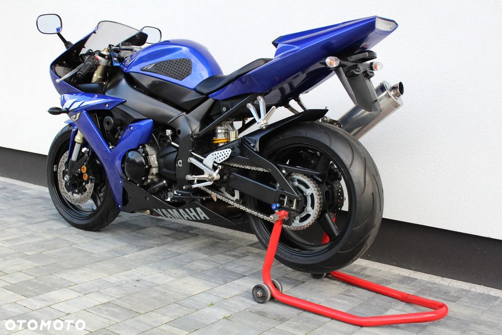 Yamaha R1 - 3