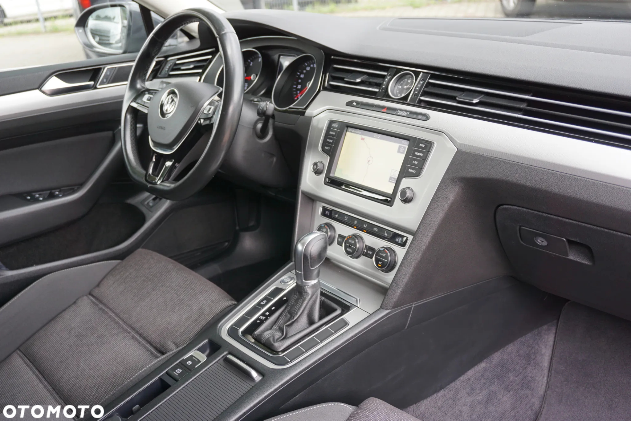 Volkswagen Passat Variant 2.0 TDI SCR DSG Comfortline - 17