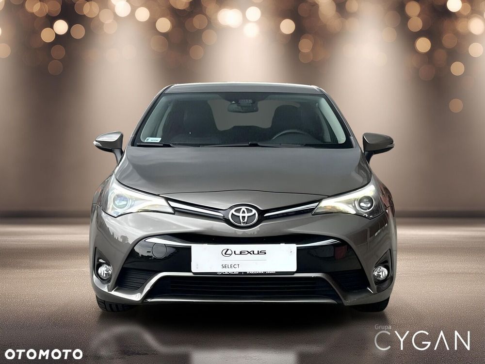 Toyota Avensis - 10