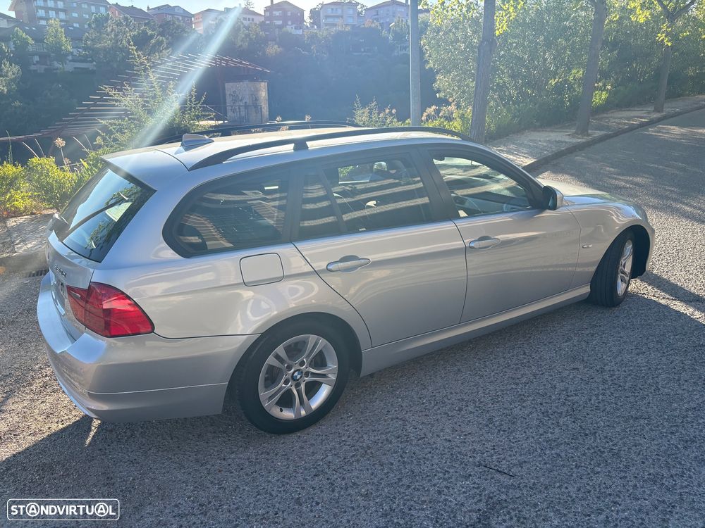 BMW 320 d Navigation Sport - 4