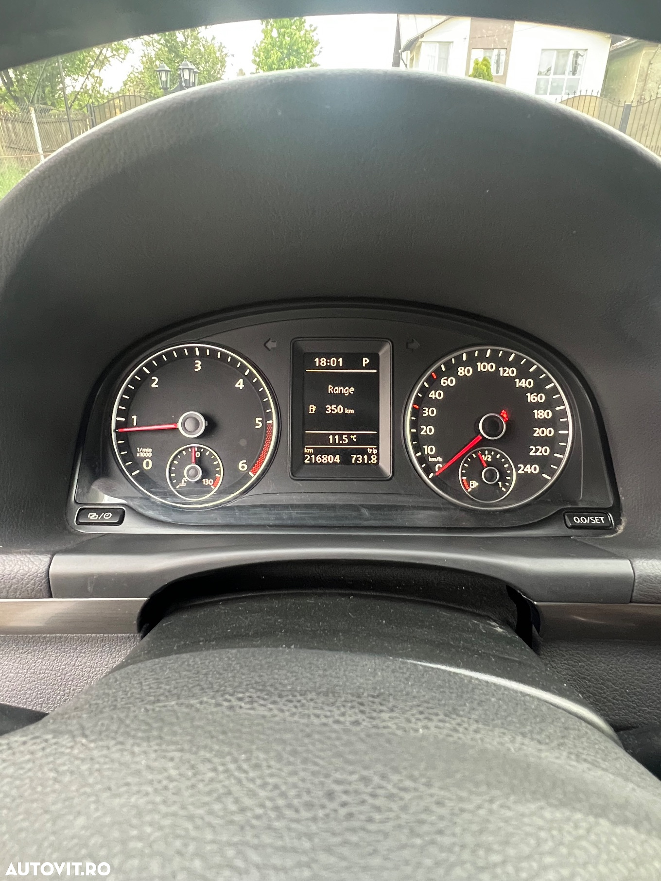 Volkswagen Touran 2.0 TDI DPF BlueMotion Technology DSG Comfortline - 12