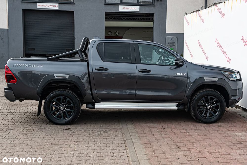 Toyota Hilux 2.8 D-4D Double Cab Invincible 4x4 - 5