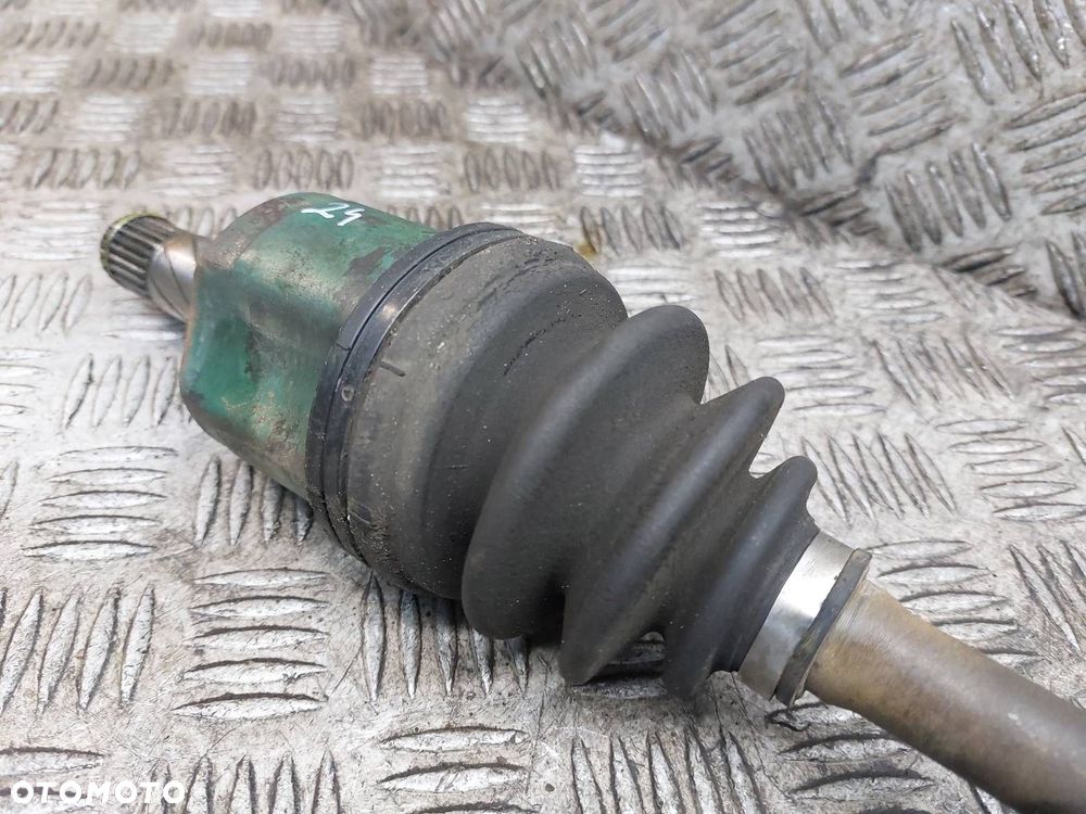 PÓŁOŚ LEWY PRZÓD MAZDA 323F BJ 1.5 16V - 4