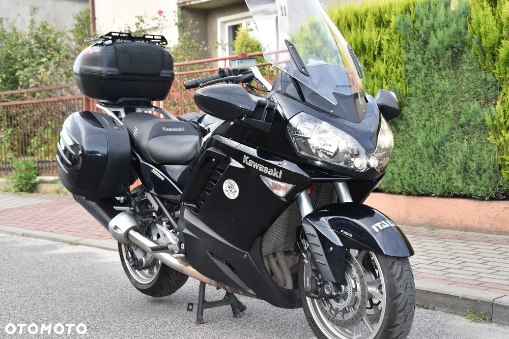 Kawasaki GTR - 5