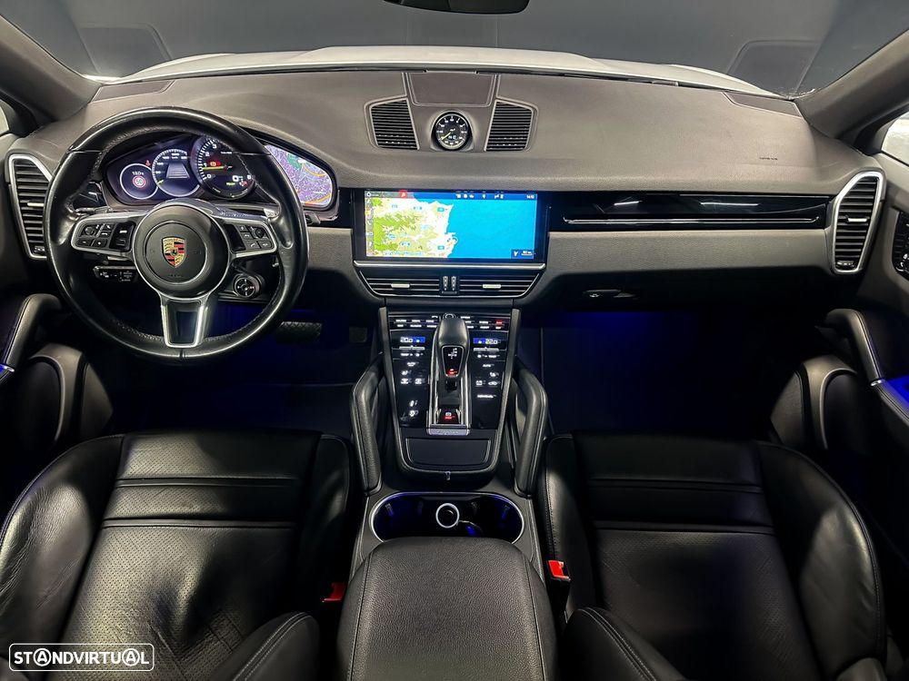 Porsche Cayenne Coupé E-Hybrid - 9