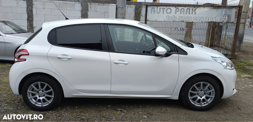 Peugeot 208 e-HDi 92 Stop&Start Style - 10