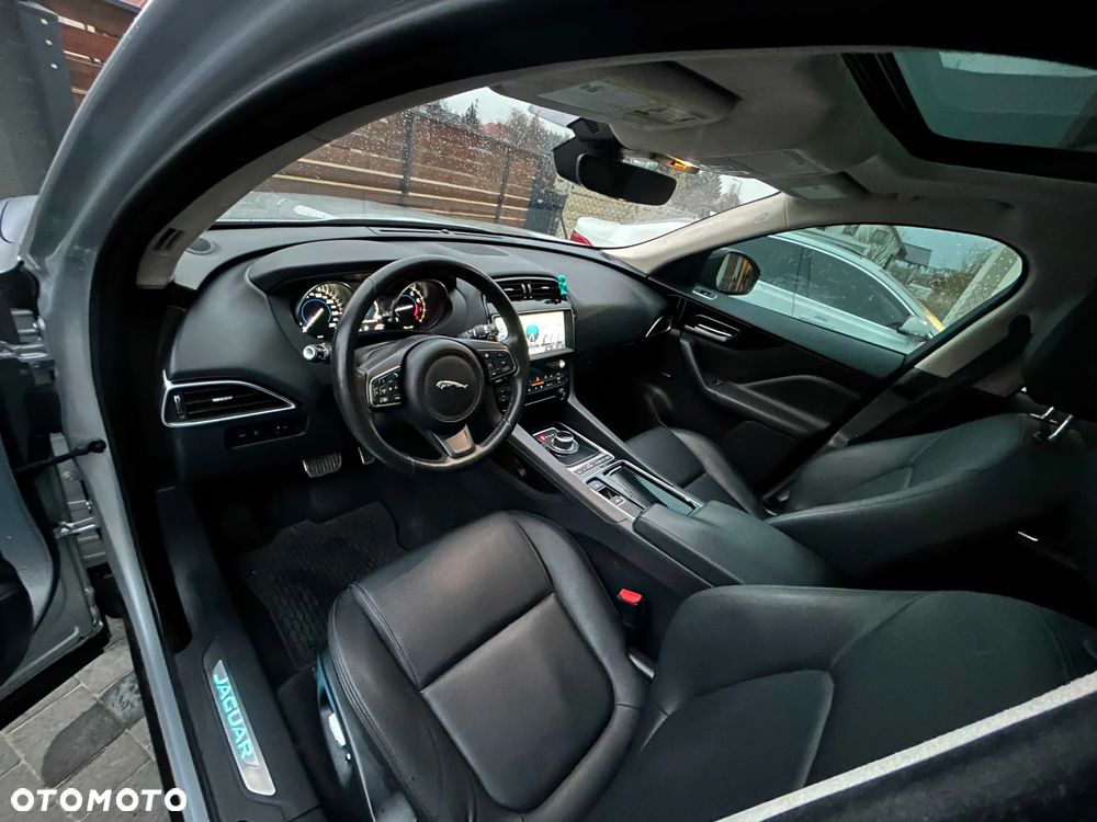 Jaguar F-Pace 2.0 i4P AWD Prestige - 12