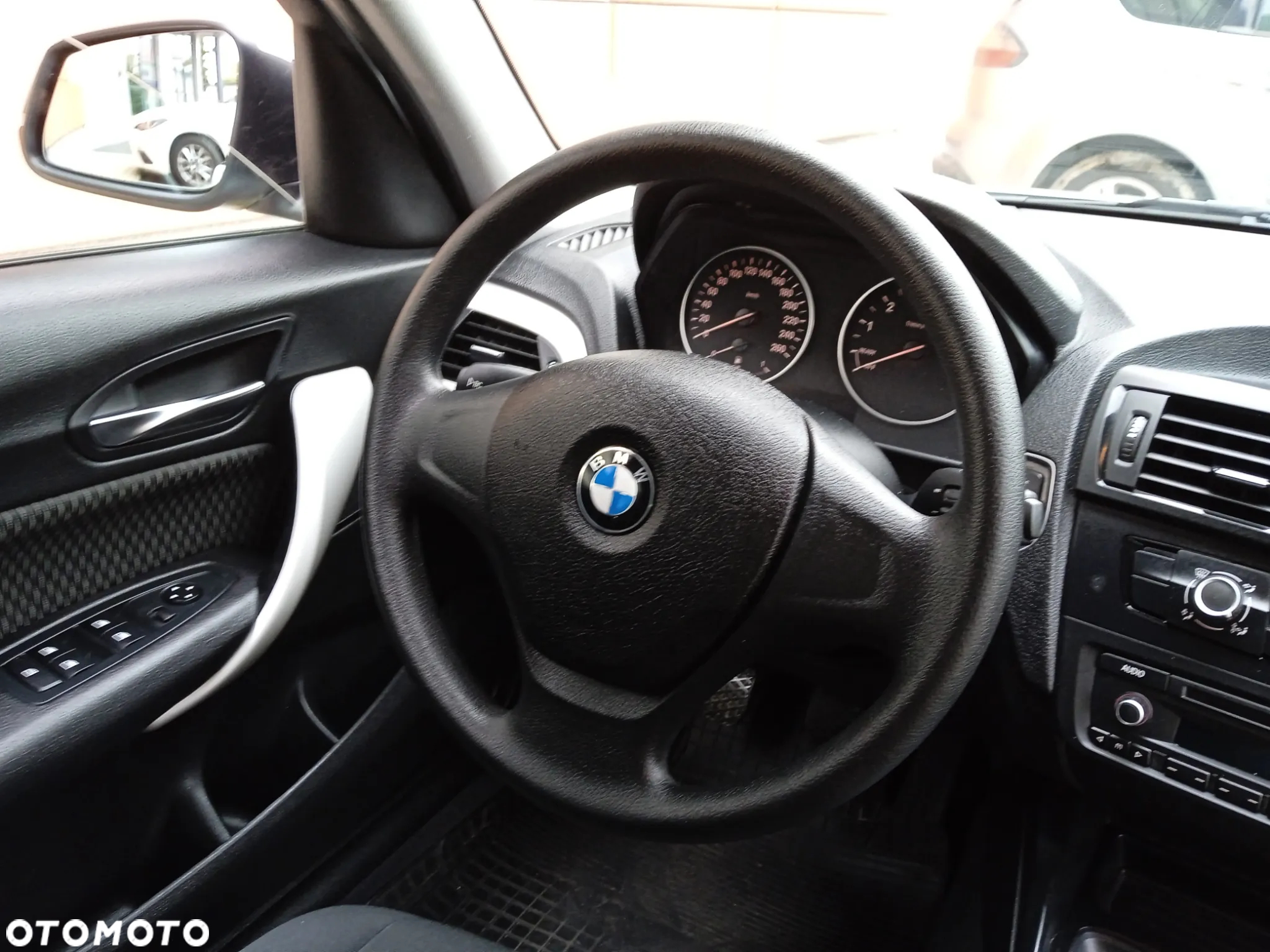 BMW Seria 1 116i - 14