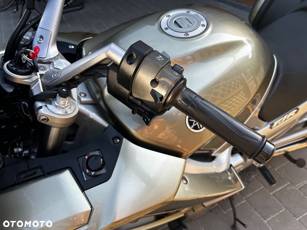 Yamaha FJR - 13