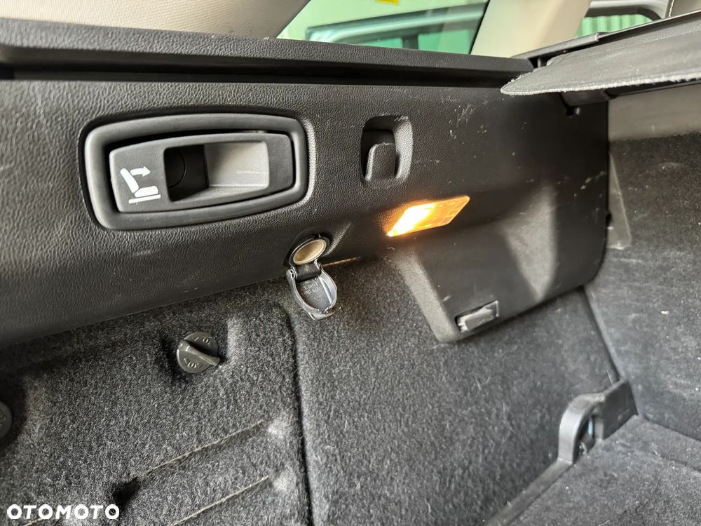 Renault Megane 1.5 Blue dCi Intens - 10