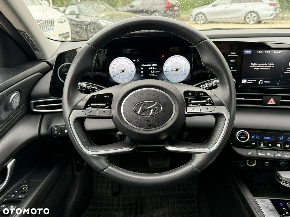Hyundai Elantra 1.6 Smart CVT - 22