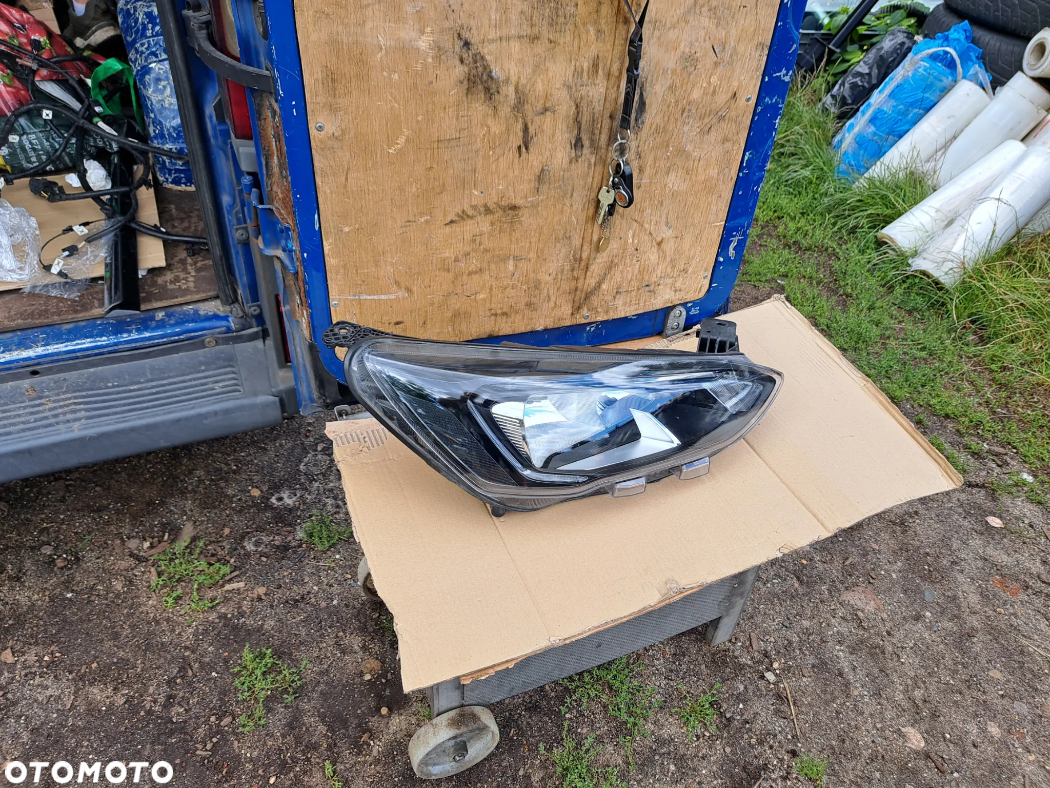 Lampa przednia prawa Ford Focus MK-4 IV JX7B-13W029-CE Reflektor prawy przód Ford Focus IV MK4 4 - 2