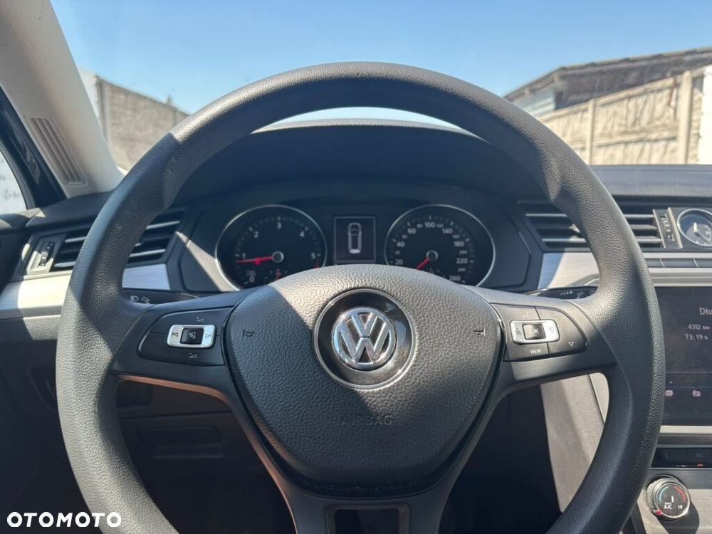 Volkswagen Passat Variant 1.6 TDI SCR DSG Trendline - 6