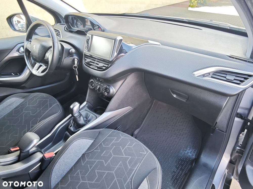 Peugeot 2008 1.6 BlueHDi Style - 26