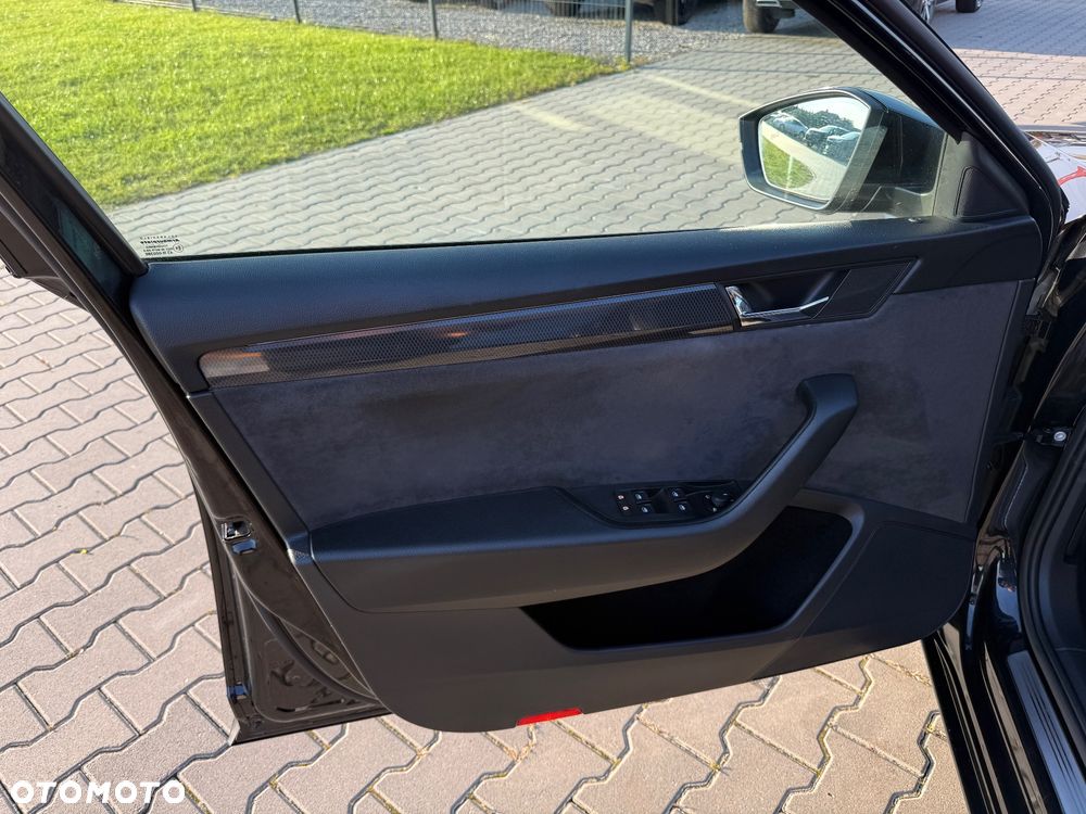 Skoda Superb 2.0 TDI Sportline DSG - 14