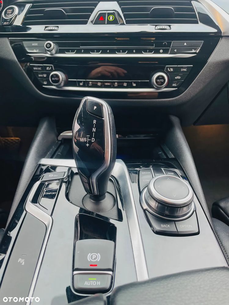 BMW Seria 5 518d Advantage sport - 20