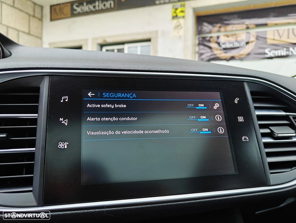 Peugeot 308 1.2 PureTech Allure Pack EAT8 - 37