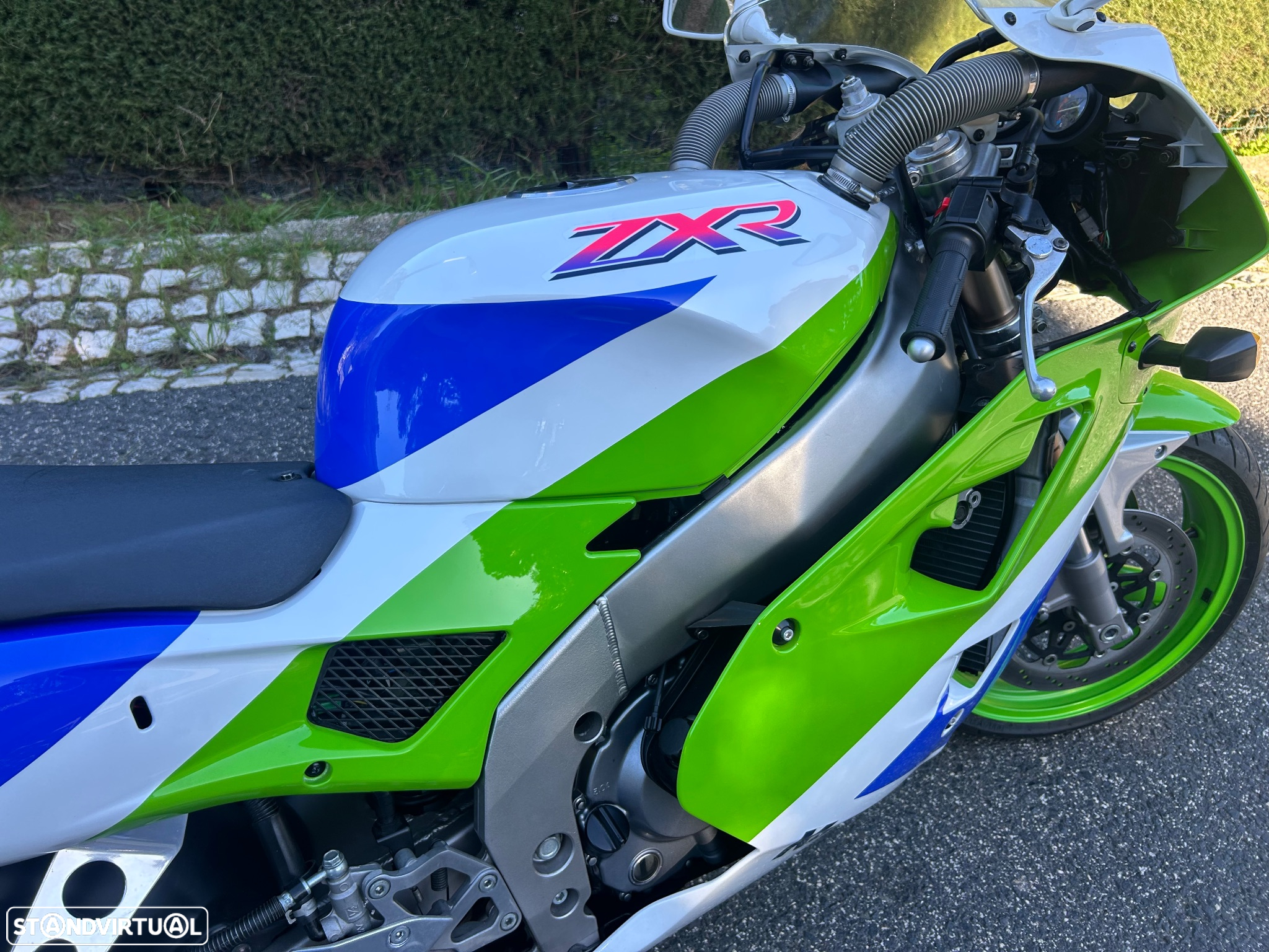 Kawasaki ZXR 400 - 17