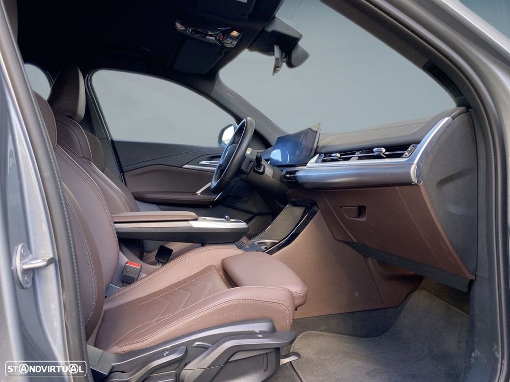 BMW iX2 eDrive20 Pack Desportivo M - 18