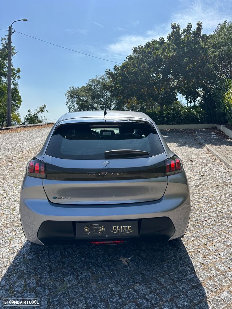 Peugeot e-208 - 10