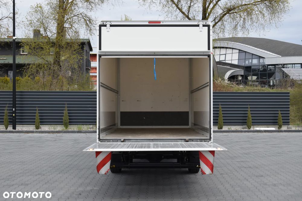 Iveco DAILY 35S14 / 2.3 - 140 KM / AUTIOMAT HI-MATIC / 3 OSOBY / DO 3,5 TONY / KONTENER / DOSTAWCZE / WINDA PALFINGER / KLIMA / TEMPOMAT / 2022 / SERWISOWANY / SPROWADZONY Z NIEMIEC - 16