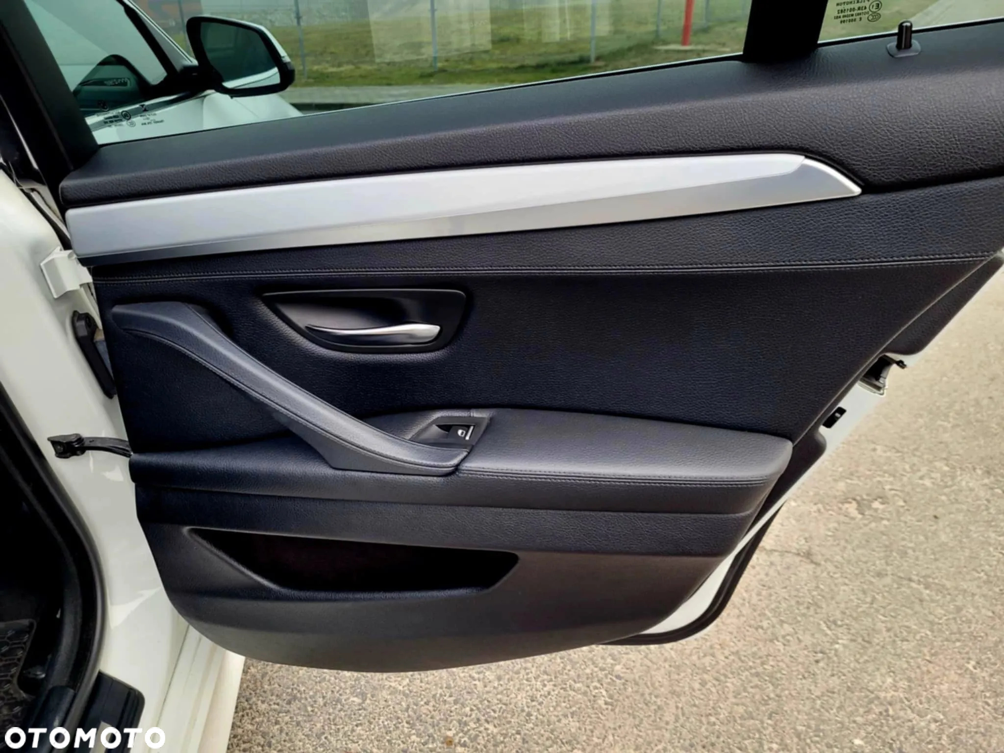 BMW Seria 5 520d xDrive - 16