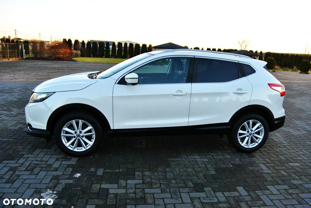 Nissan Qashqai 1.5 dCi TEKNA - 6