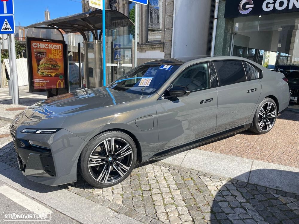 BMW 760 M760e xDrive - 8