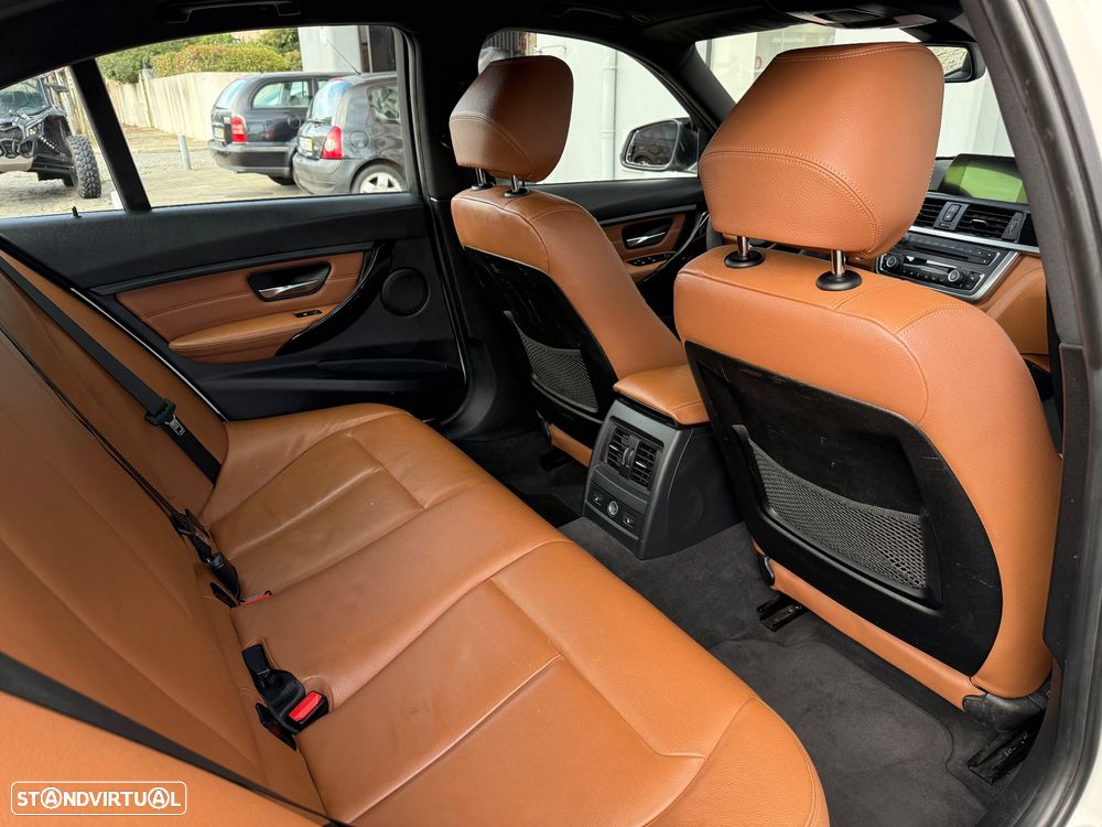 BMW 320 d Auto Pack M - 15