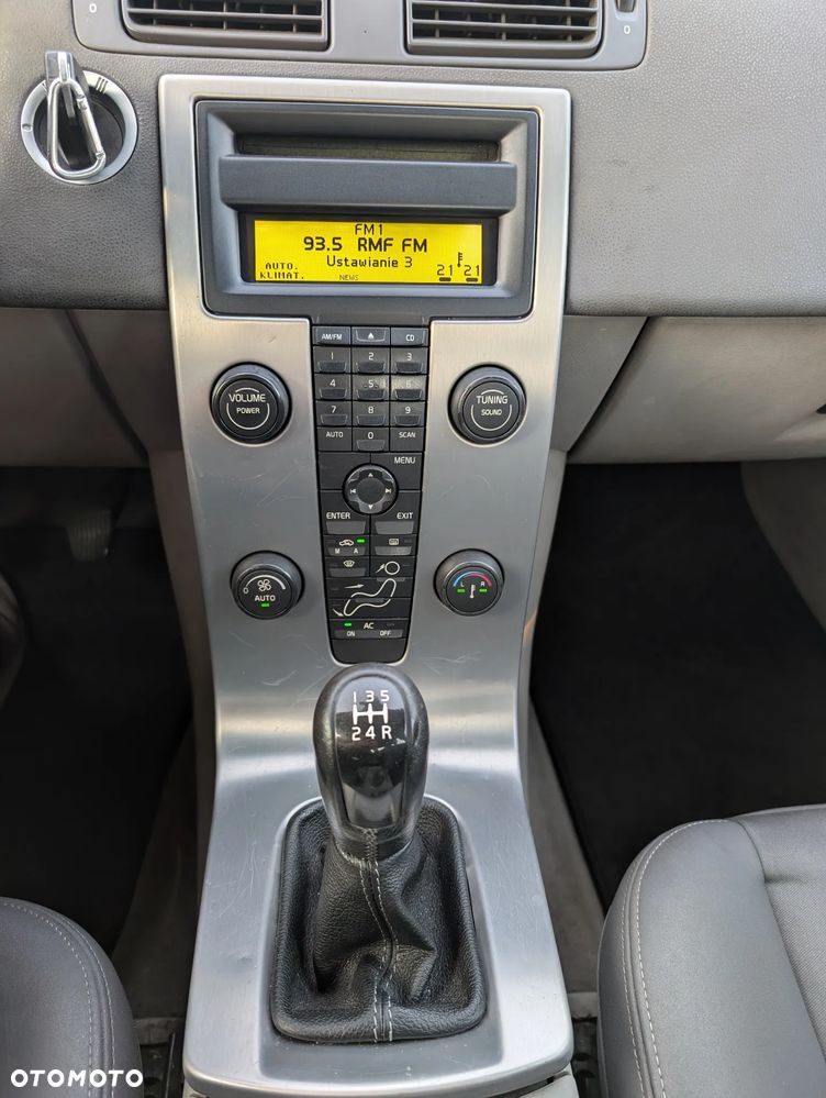 Volvo S40 2.0D - 23