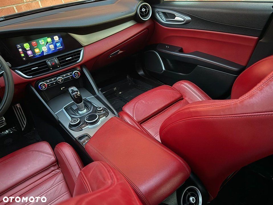 Alfa Romeo Giulia 2.0 Turbo 16V AT8 Veloce Ti - 12