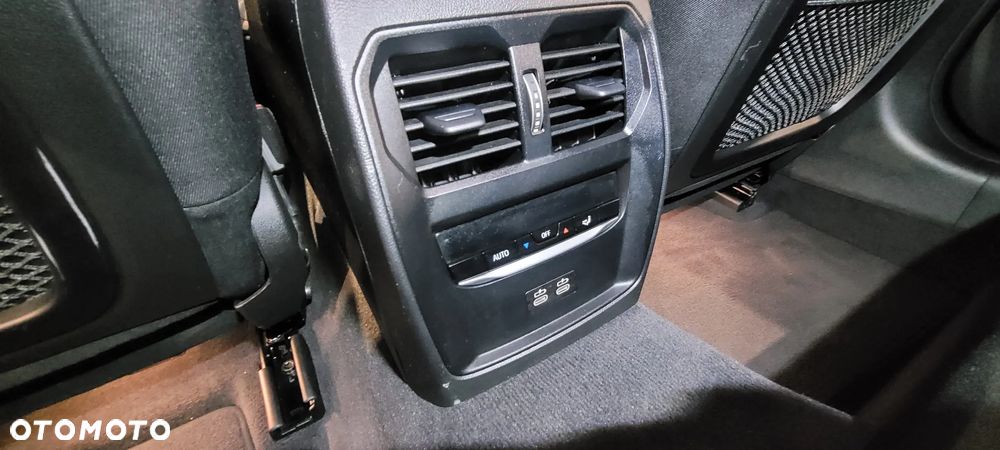 BMW Seria 3 320i Sport Line Shadow - 10