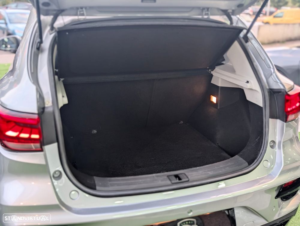 MG ZS EV 72.6 kWh Luxury OBC 11 kW - 24