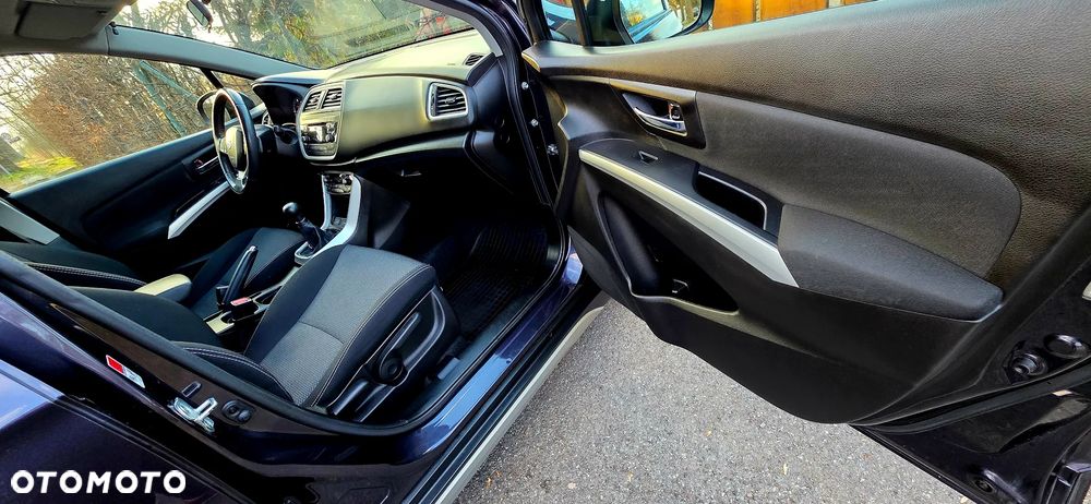 Suzuki SX4 S-Cross 1.6 Premium 4WD - 24