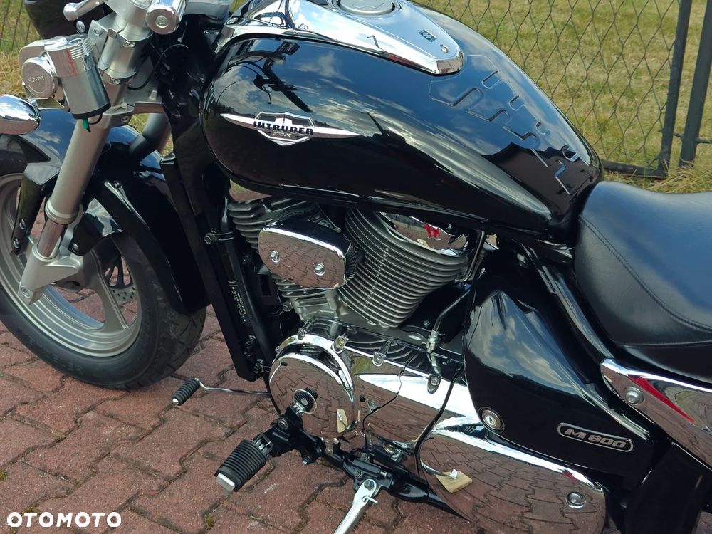 Suzuki Intruder - 26