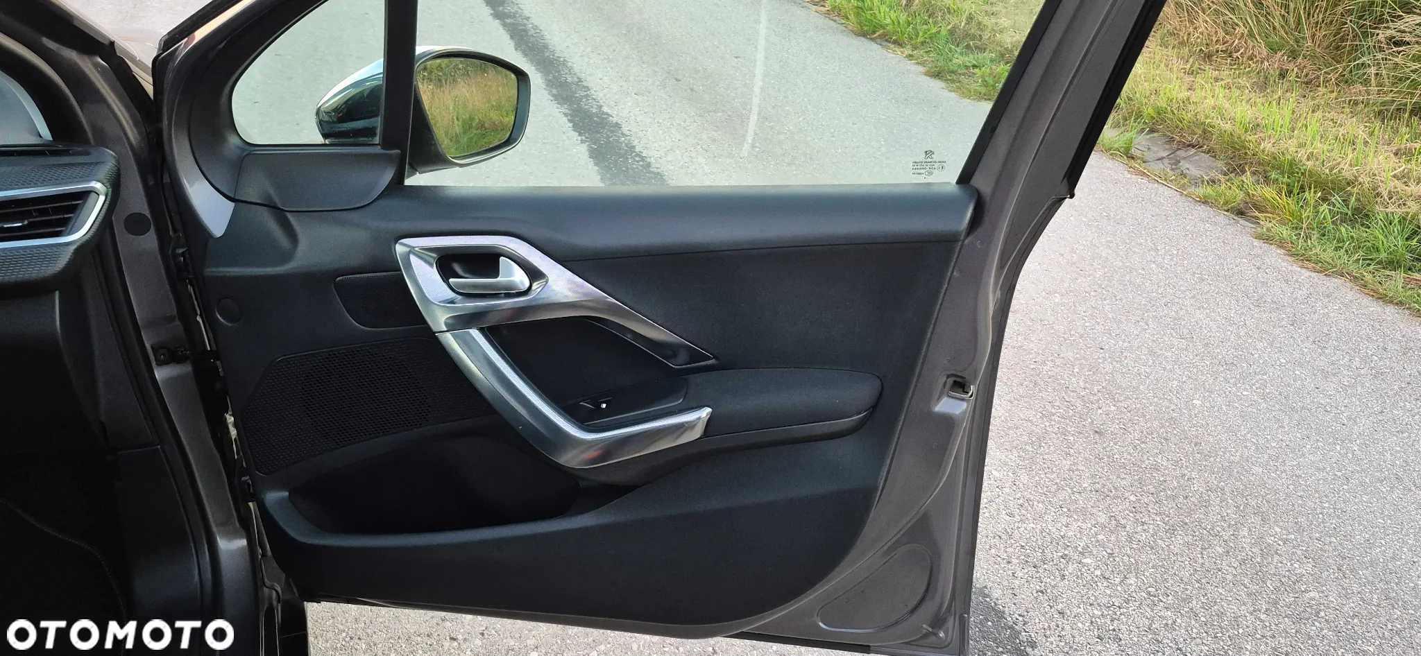 Peugeot 2008 1.6 e-HDi Allure S&S - 14