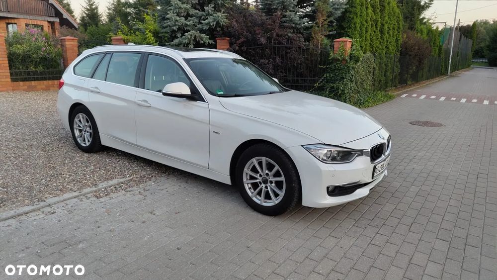 BMW Seria 3 318d Touring Sport Line - 13