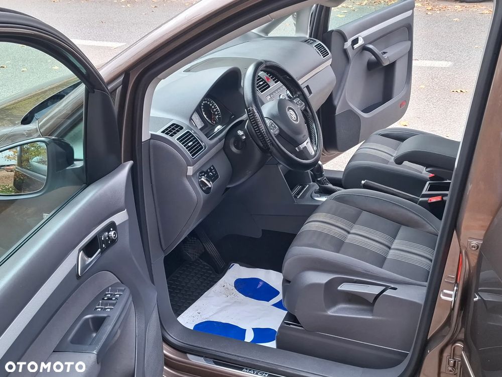 Volkswagen Touran 1.6 TDI DPF BlueMotion Technology DSG MATCH - 10