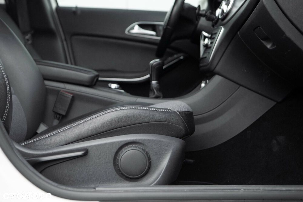 Mercedes-Benz GLA - 26